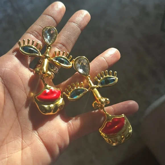 Eye See Love Earing Set - Picture 13 of 17